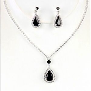 NWT Rhinestone / Crystal Black Necklace Set